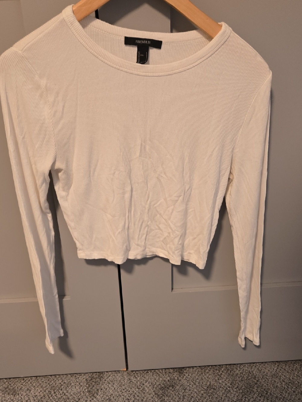 Forever 21 Cream Ribbed Long-Sleeve Cropped Tee